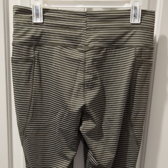 NWT HALARA Striped Olive Green 7/8 Leggings - Picture 7 of 9